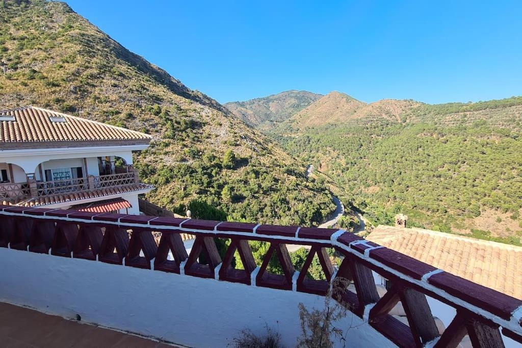 Ferienwohnung Atico Con Vistas Mar Y Montana Ojén Exterior foto